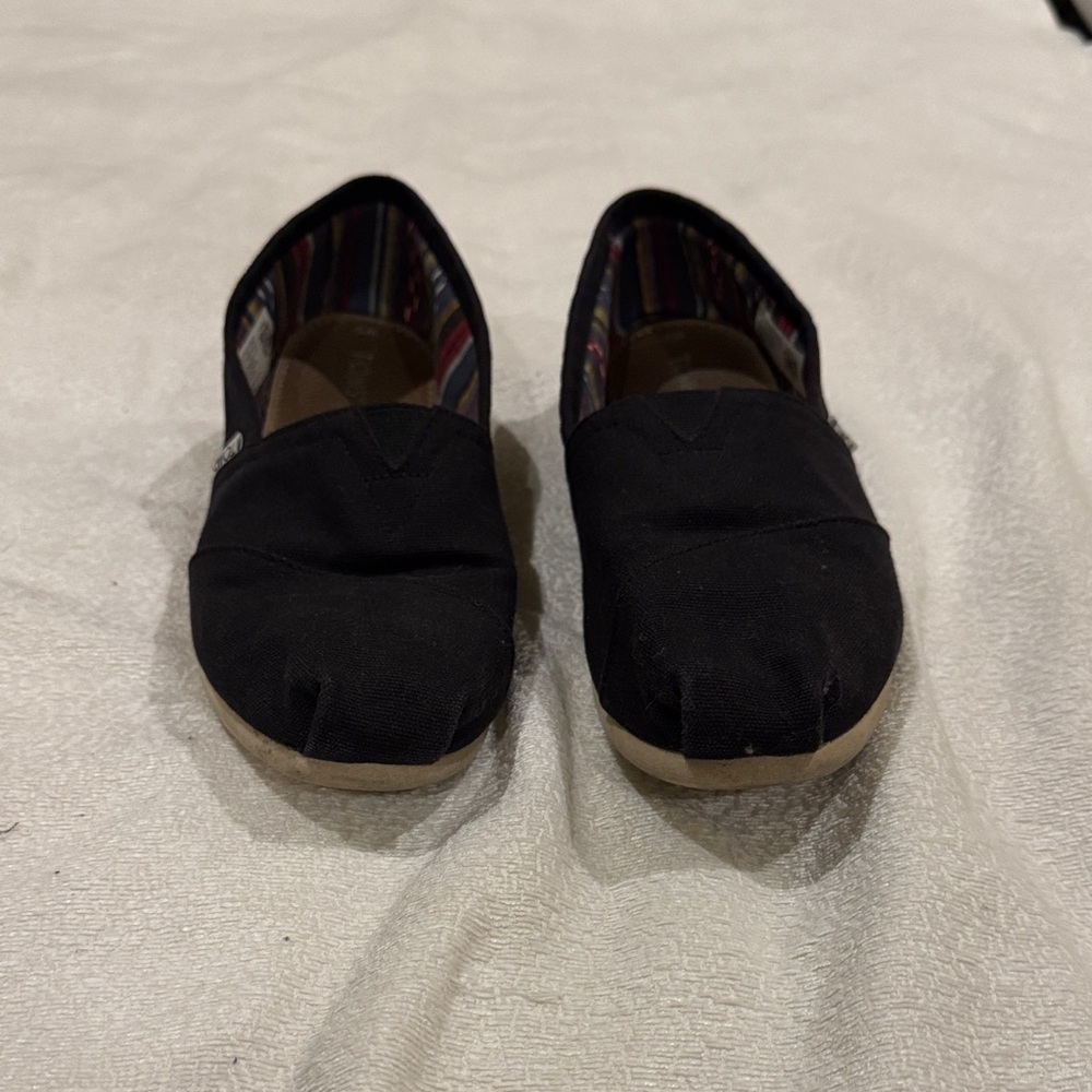 Women’s Size 10 Toms Black Canvas Flats